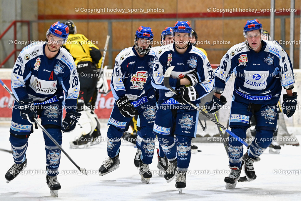 EC Spittal Hornets vs. ESC Steindorf 10.2.2024 | Jubel ESC Steindorf Mannschaft, #28 Bacher Stefan, #69 Kreuzer Philipp, #46 Maurer Julian, #18 Pewal Martin