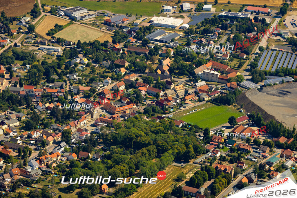 Das Luftbild der Stadt Klostermansfeld wurde 2022 vom Flugzeug heraus erstellt (keine Drohnen-Aufnahmen) Aufnahmehöhe ca.450 Meter- hohe Bildauflösung und Druck-Qualität. Garantiert!