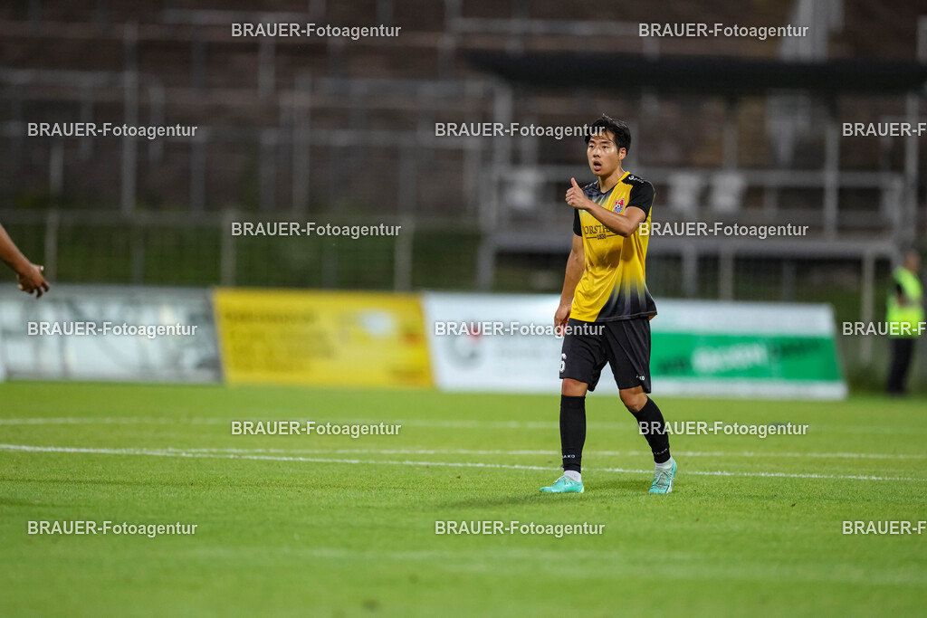 SB_KFCBAU_20250815_5681.JPG -  - KFC Uerdingen - SF Baumberg - Oberliga Niederrhein | Krefeld, Deutschland, 15.08.25: Seongsun You (KFC Uerdingen) gestikuliert, Gestik während des Oberliga Niederrhein Spiels zwischen KFC Uerdingen - SF Baumberg in der Grotenburg Stadion am 15. August 2025 in Krefeld, Deutschland. (Foto von Stefan Brauer/Brauer-Fotoagentur)