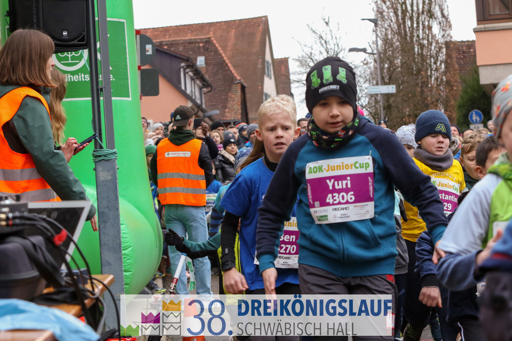 400m AOK Junior Cup | 3 Koenigslauf 2024 400m AOK Junior Cup - Realisiert mit Pictrs.com