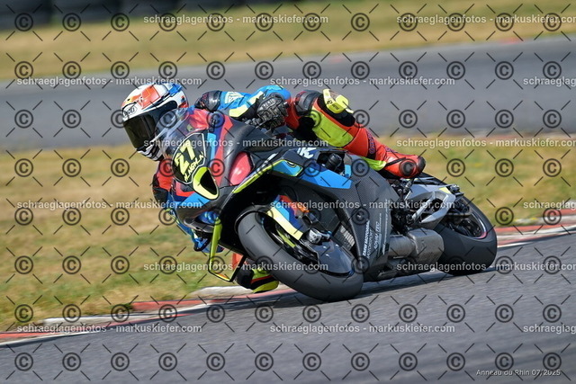 25bt04-1660 | markuskiefer.com - Realisiert mit Pictrs.com