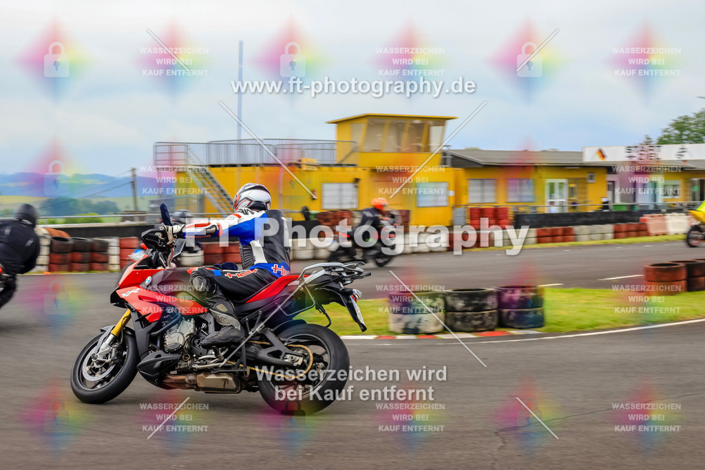 OBK-5506 | Hier findet Ihr Bilder von Touristenfahrten auf der Nürburgring Nordschleife oder von anderen Veranstaltungen die ich besucht habe. Viel Spass beim Durch Schauen 