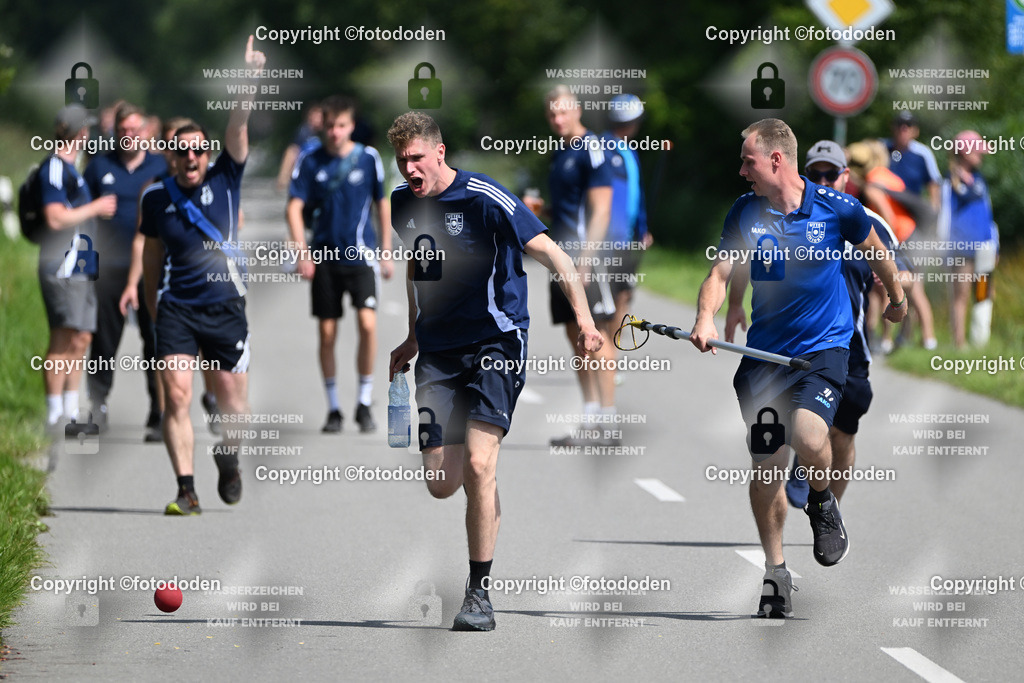 DSC_0908 | Jannes Kleene (mitte) warf mit Niklas Janssen (beide Uttel)