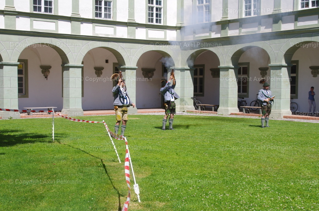 IMGP6707 | fotografiert von Axel PollmannLeonhardi Wallfahrt Benediktbeuern und Murnau, Fronleichnam, Fasching, Landschaft im Loisachtal und Benediktbeuern  - Realisiert mit Pictrs.com