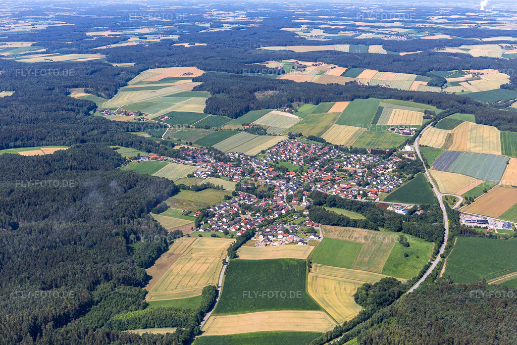 Luftbild: Griesbach im Ortsteil Griesbach in Reisbach im Bundesland Bayern in Deutschland. – Foto: IMG_132760.jpg vom 02.07.2022 durch Werner Riehm/FLY-FOTO.de – Auflösung des Originals: 5472 x 3648 px – www.reisbach.de