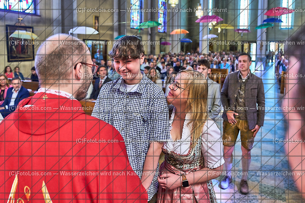 ALP0894_PfarrFirmung Wieselburg_Firmvorgang | (C)FotoLois.com, Alois Spandl, Firmung in der Pfarrkirche Wieselburg mit Generalvikar Dr. Christoph Weiss, Dechant Pfarrer Daniel Kostrzycki und Monignore Franz Dammerer, Sa 15. Juni 2024.