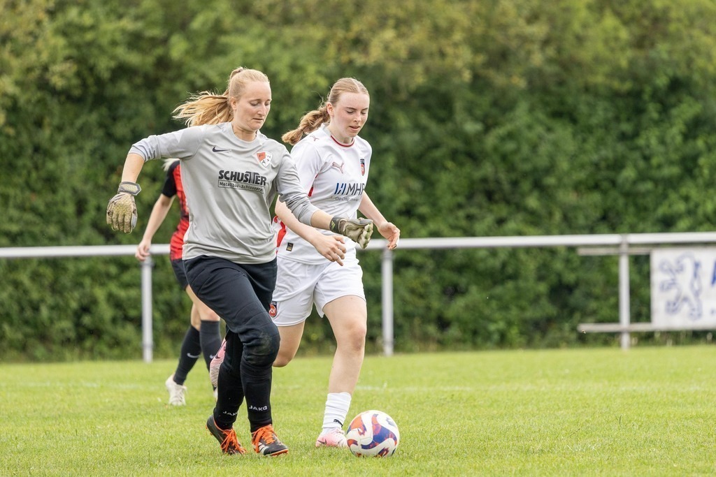 Fußball I FRAUEN I Saison 2025-2026 I Freundschaftsspiel I SGM Alfdorf-Mögglingen - 1FC Heidenheim 1846 I_250817_9948 | Fotopresso – Sportfotografie in Heidenheim & Umgebung. Professionelle Sportfotografie für unvergessliche Momente. Dynamische Action-Shots, emotionale Szenen & hochwertige Bilder. - Realisiert mit Pictrs.com