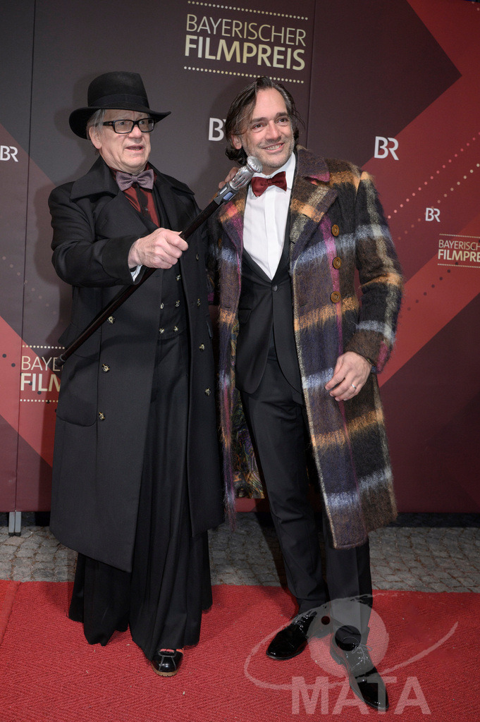 _DWI4878 | Hannes Hellmann und Branko Buchberger bei der Verleihung des 47. Bayerischen Filmpreises 2026  im Prinzregententheater. München, Deutschland. Der Bayerische Filmpreis wird seit 1979 von der Bayerischen Staatsregierung verliehen, um die Bedeutung des Kinofilms als Kulturgut herauszustellen - Realisiert mit Pictrs.com