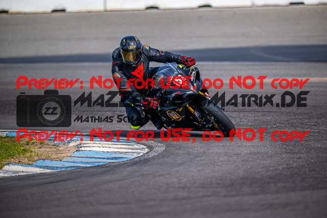 MaZZes_FotoMatrix_230410_7853 | ROT