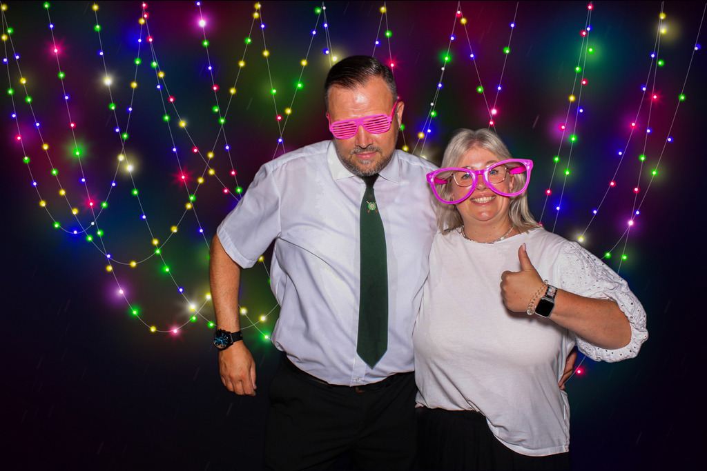 top-top.de-250628-032 | Foto, Video, Fotografie, Videografie, Fotobox, DJ, Discjockey, Musik, Musikbox, Veranstaltung, Photobooth, Amazon, Ebay, Buchtipp, Bestseller, Autor, Verlag, Buch, Wesel, Hamminkeln, NRW, Dinslaken, Rees, Drohne, Hochzeit, Party, Fotobox, Wesel, Fotograf