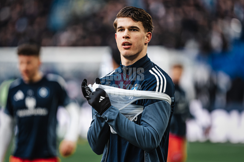 Fußball | Männer | Saison 2025/2026 | 1. Fußball-Bundesliga | 22. Spieltag | Hamburger SV vs. 1. FC Union Berlin | 14.02.2026 | Luka Vuskovic (#44, HSV) beim Aufwärmen
