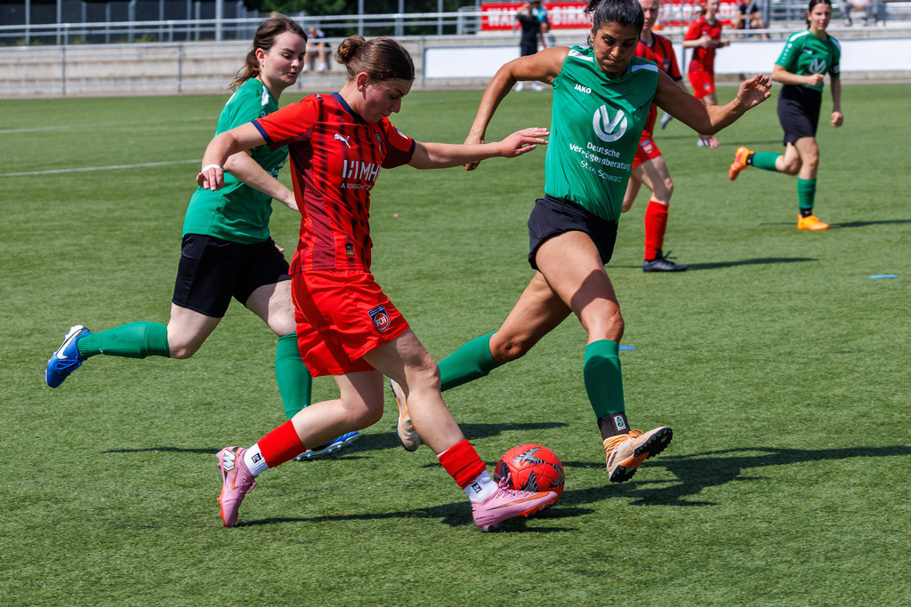 FCHTVS_260531_6662 | 1.FC Heidenheim 1846 II vs. TV Steinheim, Fußball, Frauen, Bezirksliga, 2025/2026, Meisterrunde, 5. Spieltag, 31.05.2026 in Heidenheim, Kunstrasen b. Voith-Arena West(Foto: Michael Bulling) - Realisiert mit Pictrs.com