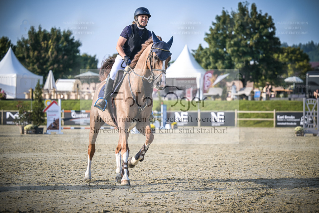 DOS_1443 | Entdecke hochwertige Reitturnierfotos von Foto Oger. Professionell, emotional und authentisch – jetzt Lieblingsmomente im Shop bestellen. - Realisiert mit Pictrs.com