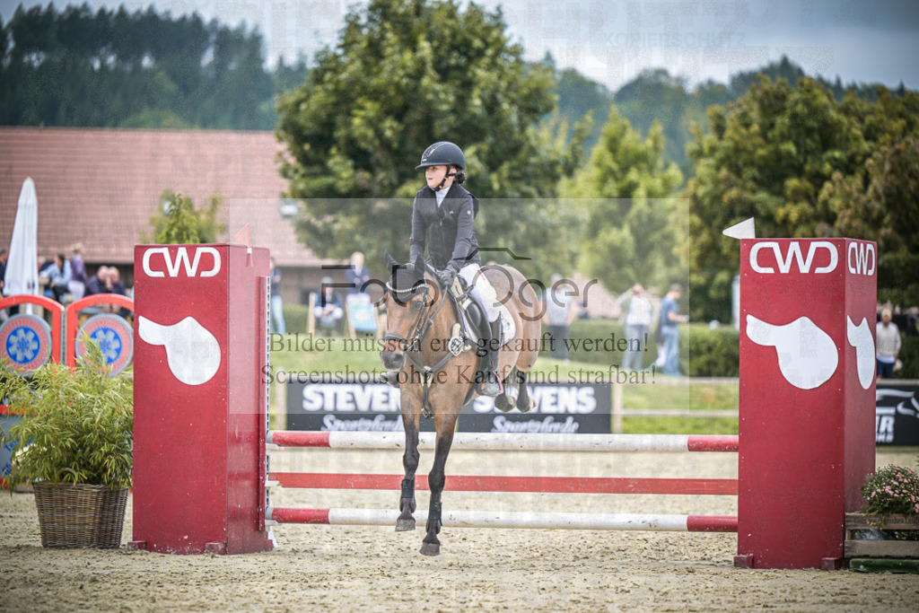 DOS_1211 | Entdecke hochwertige Reitturnierfotos von Foto Oger. Professionell, emotional und authentisch – jetzt Lieblingsmomente im Shop bestellen.Deutschlandweite Turnierfotografie. - Realisiert mit Pictrs.com