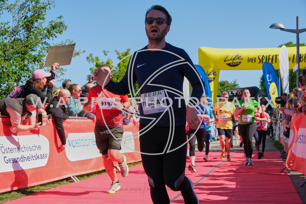 ..... | LINZ,AUSTRIA,27.April 24, Int. 3 Brückenlauf Linz  , Image shows: Photo: WAPICS / Michael ring