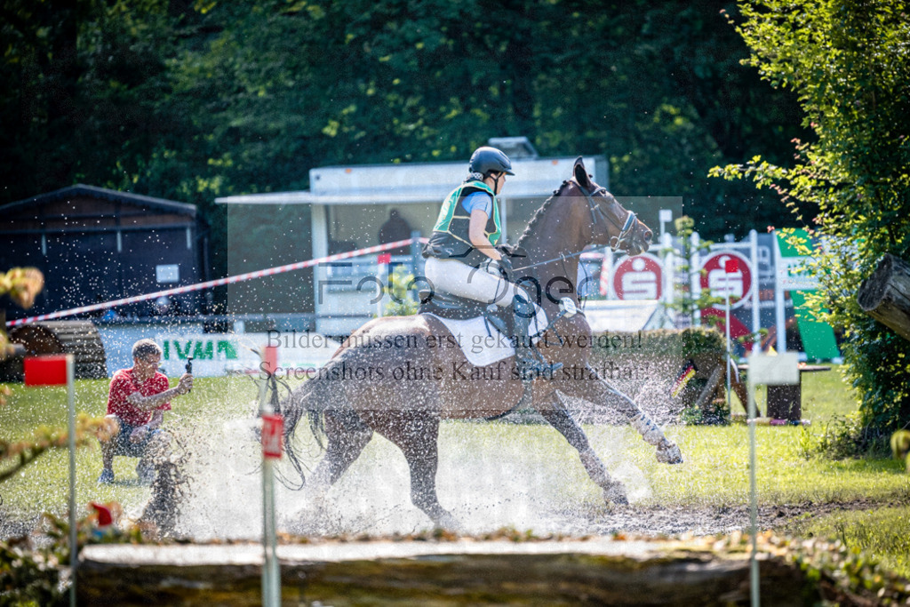 Vielseitigkeitsturnier Melle Oldendorf | Entdecke hochwertige Reitturnierfotos von Foto Oger. Professionell, emotional und authentisch – jetzt Lieblingsmomente im Shop bestellen.Deutschlandweite Turnierfotografie. - Realisiert mit Pictrs.com