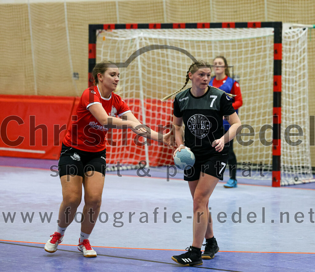 2022-12-04_074_SV_Anzing_gegen_TSV_Uebersee | Anzing, Deutschland, 04.12.2022:
Handball, Bezirksliga 2022 / 2023, 8. Spieltag, SV Anzing gegen TSV Übersee, Endergebnis: 29:24

Veronika Hilz (TSV Übersee, #7)

Foto: Christian Riedel / fotografie-riedel.net