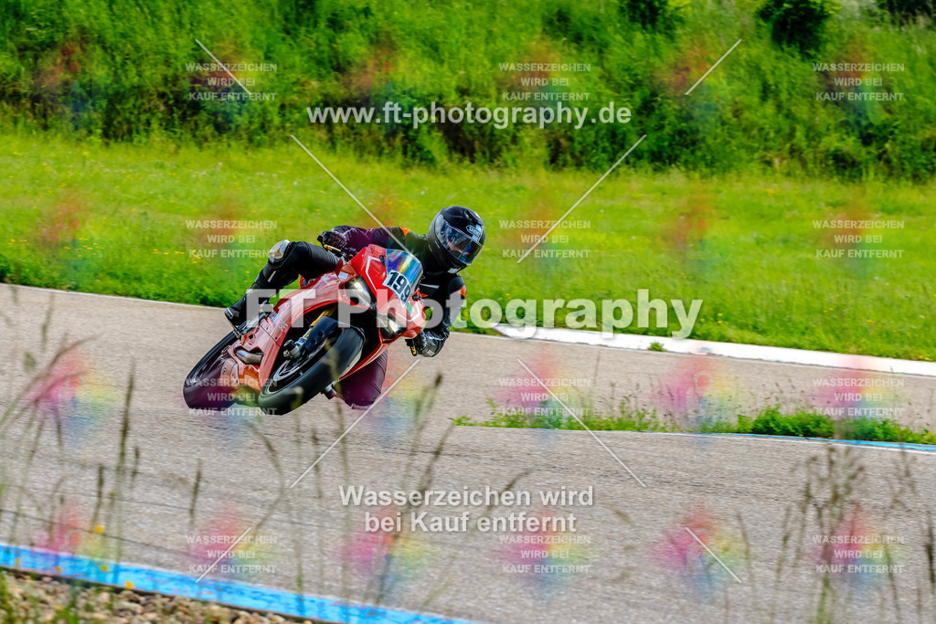 MotoTeam-0396 | Hier findet Ihr Bilder von Touristenfahrten auf der Nürburgring Nordschleife oder von anderen Veranstaltungen die ich besucht habe. Viel Spass beim Durch Schauen 