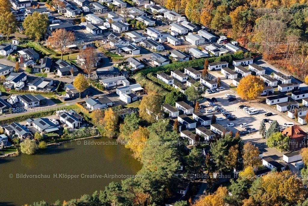 Luftbilder Arcen-7604 | Luftbildfotografie Campingplatz am Seeufer " Park Maasvallei - Oost " in Arcen in Limburg, Niederlande - Realisiert mit Pictrs.com