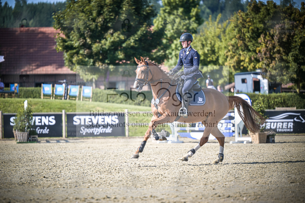 DOS_4342 | Entdecke hochwertige Reitturnierfotos von Foto Oger. Professionell, emotional und authentisch – jetzt Lieblingsmomente im Shop bestellen. - Realisiert mit Pictrs.com