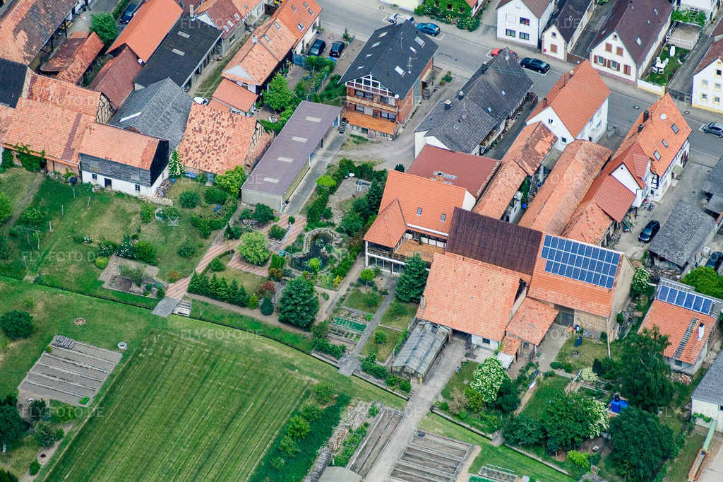 Luftbild: Hauptstr in Erlenbach bei Kandel im Bundesland Rheinland-Pfalz in Deutschland. Foto: IMG_11000.jpg vom 24.05.2008 durch Werner Riehm/FLY-FOTO.de