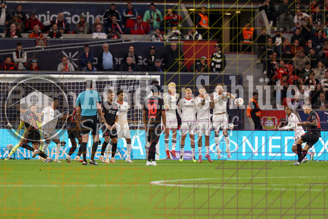 Bayer 04 Leverkusen vs Eintracht Frankfurt - Bundesliga  | Leverkusen, Deutschland, 12.09.25:   Alejandro Grimaldo (Bayer 04 Leverkusen) erzielt das Tor zum 1:0 waehrend des Spiels der Bundesliga zwischen  Bayer 04 Leverkusen vs Eintracht Frankfurt in der BayArena(Foto von Brauer-Fotoagentur / Adrian Schlueter)