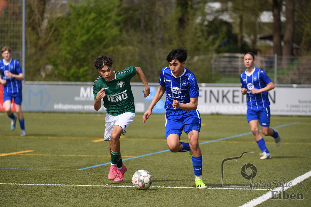 FC Rastede-VFL Oldenburg | B-Jugend Bezirksliga; FC Rastede (blau)-VFL Oldenburg (grün) am 06.04.2024; in Rastede (Sportanlage Köttersweg), Photo: Philip Eiben 2024 - Realisiert mit Pictrs.com