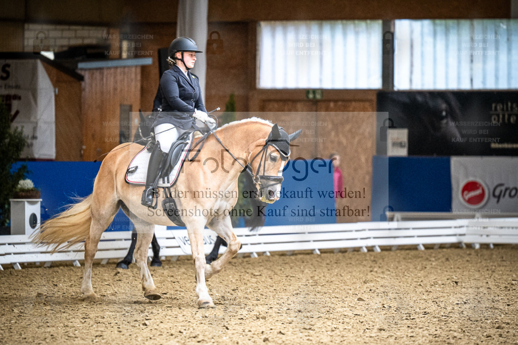 DOS_0458 | Entdecke hochwertige Reitturnierfotos von Foto Oger. Professionell, emotional und authentisch – jetzt Lieblingsmomente im Shop bestellen. - Realisiert mit Pictrs.com