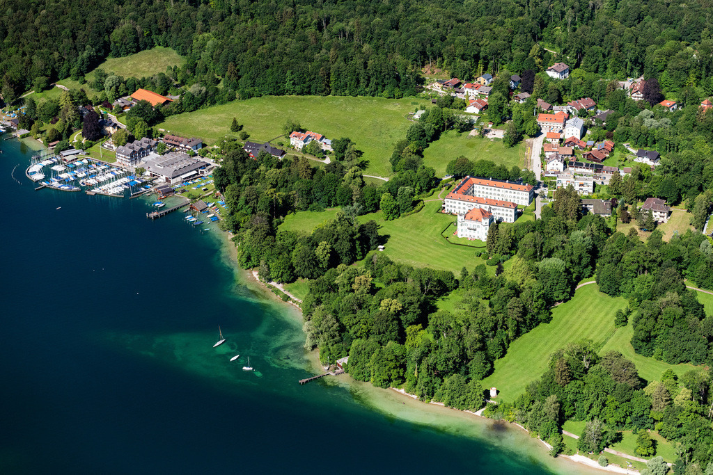 dr__0053504.jpg | PöCKING 12.06.2020 Palais des Schloss Possenhofen in Pöcking im Bundesland Bayern, Deutschland. // Palace Possenhofen in Poecking in the state Bavaria, Germany. Foto: Daniel Reiter