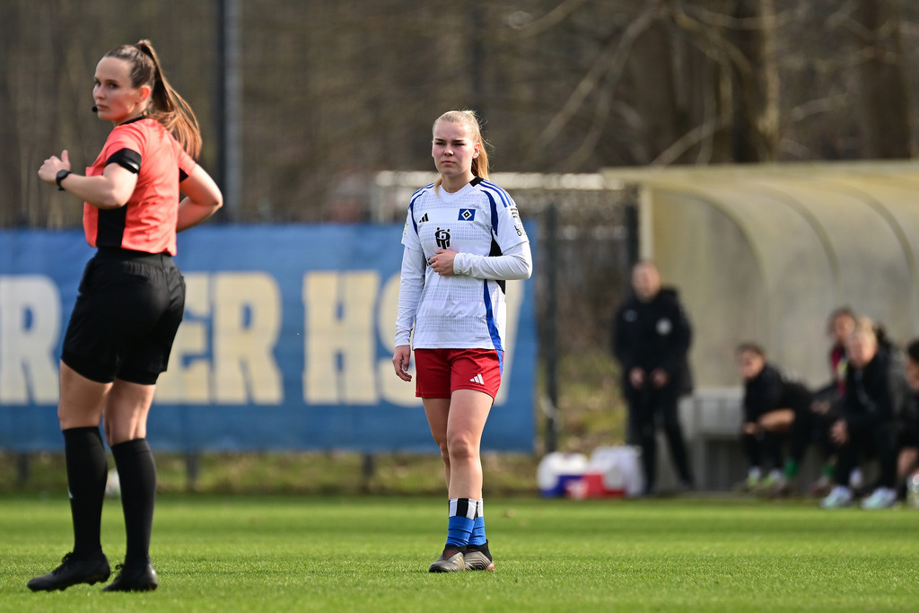 Fußball I Frauen I Saison 2024-2025 I 2. Bundesliga I 19. Spieltag I Hamburger SV - SV 67 Weinberg | Der Sportfotograf. - Realisiert mit Pictrs.com