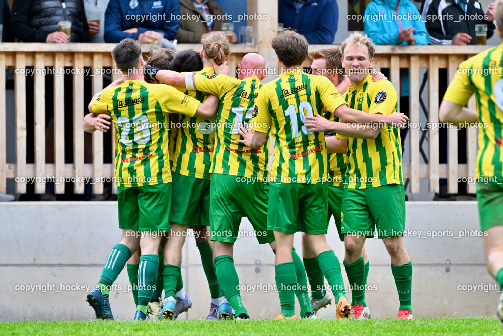 VAS Ballhockey Villach vs. Ultras Spittal | Jubel WSG Radenthein Mannschaft, #3 Max Unterwandling WSG Radenthein, #9 Rafael Lax WSG Radenthein, #77 Tolga Dalkilic WSG Radenthein, #14 Fabian Kurt Feichter WSG Radenthein, #17 Manuel Josef Ambrosch WSG Radenthein, WSG Radenthein vs. Union Matrei am 26.04.2025 in Radenthein (Sportplatz Radenthein), Austria, (Photo by Bernd Stefan)