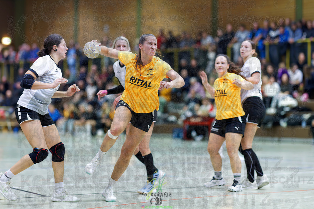 Frauen Oberliga Mitte (HHV); HSG Eibelshausen/Ewersbach - HSG Linden | Frauen Oberliga Mitte (HHV); HSG Eibelshausen/Ewersbach - HSG Linden am 15.11.2025 in Eibelshausen (Holderberghalle)Photo © 2025 - Jörg Heinrich - Realisiert mit Pictrs.com