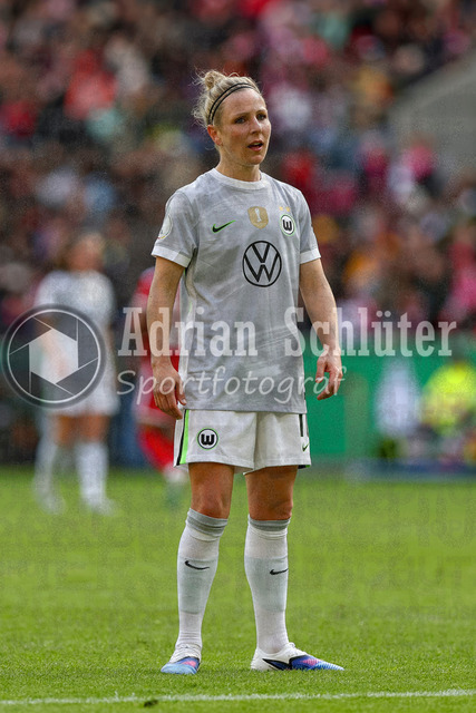 14.05.2026, GER, Fussball, Frauen, DFB-Pokal, Finale, Saison 2025/2026, VfL Wolfsburg - FC Bayern München | Svenja Huth (Wolfsburg) schaut