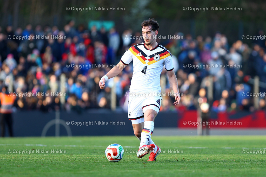 NH_DeutschlandU20_TschechienU20_Länderspiel_26032026 | #4 Reno Münz (Deutschland U20)Fußball I Junioren I Länderspiel (Nationalmannschaft) I Saison 2025-2026 I Freundschaftsspiel I Deutschland U20 - Tschechien U20 I 26.03.2026 I Poststadion Berlin