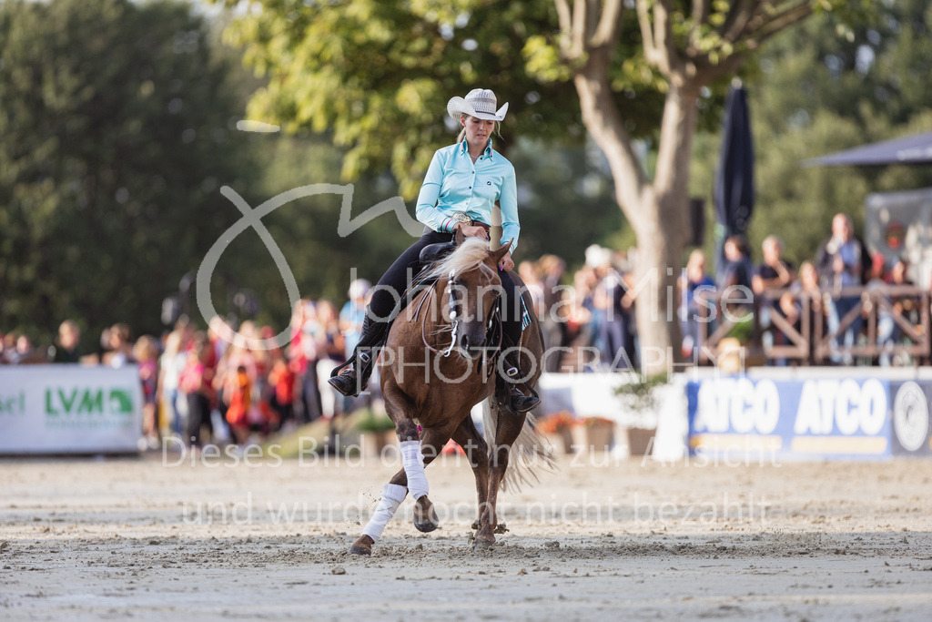 230728_BHO_Showprogramm-564 | Deine schönsten Turniermomente als professionelle Fotos! Entdecke hochwertige Pferdesport-Fotografie im Online-Shop. Jetzt Fotos finden & bestellen!