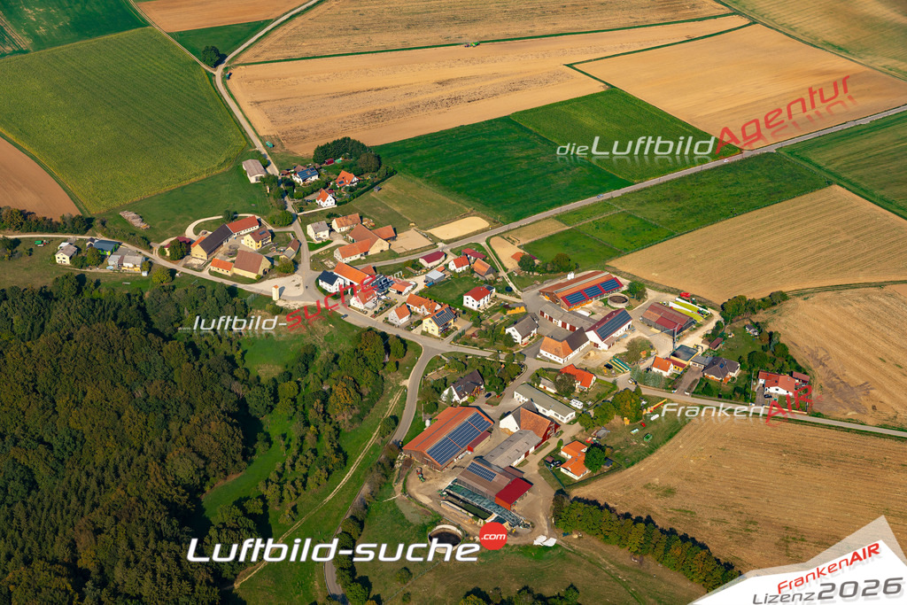 Die Luftbildaufnahme Winnberg -  wurde 2020 mittels Flugzeug (keine Drohne) erstellt. Perfekte Schärfe und Druck- Ergebnisse- Garantiert!