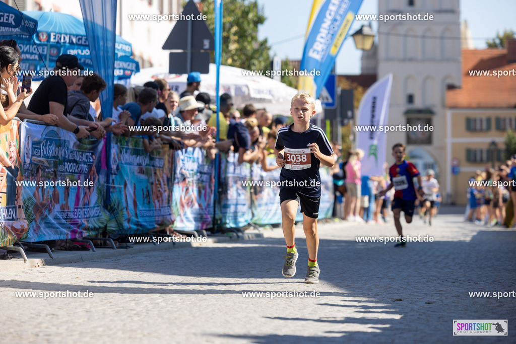VJ__3141 | Stadtlauf Erding 2025 #stadtlauferding #erdingstadtlauf #stadtlauf_erding #laufmotivation #trisporterding #yourpictrs #sportshot_your_pictrs
