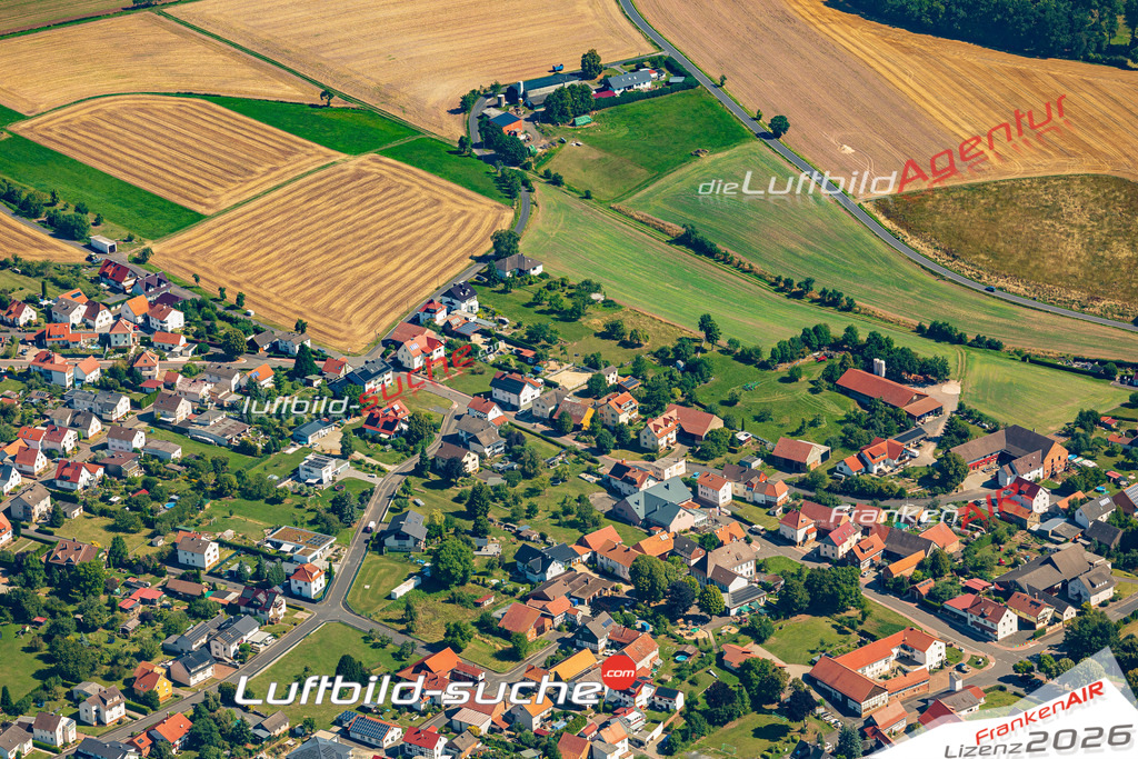 Klassische Luftaufnahme ohne Drohne zeigt:Ausbach bei Hohenroda - Die Luftbildaufnahme wurde 2025 vom UL-Flugzeug heraus erstellt ( keine Drohnenaufnahme ) - Hochauflösende Luftaufnahme -Nicht vergleichbar mit Google Maps oder Satelittenbilder- Die Geschenkidee !Mit Lizenz und Bildrechte bestellbar