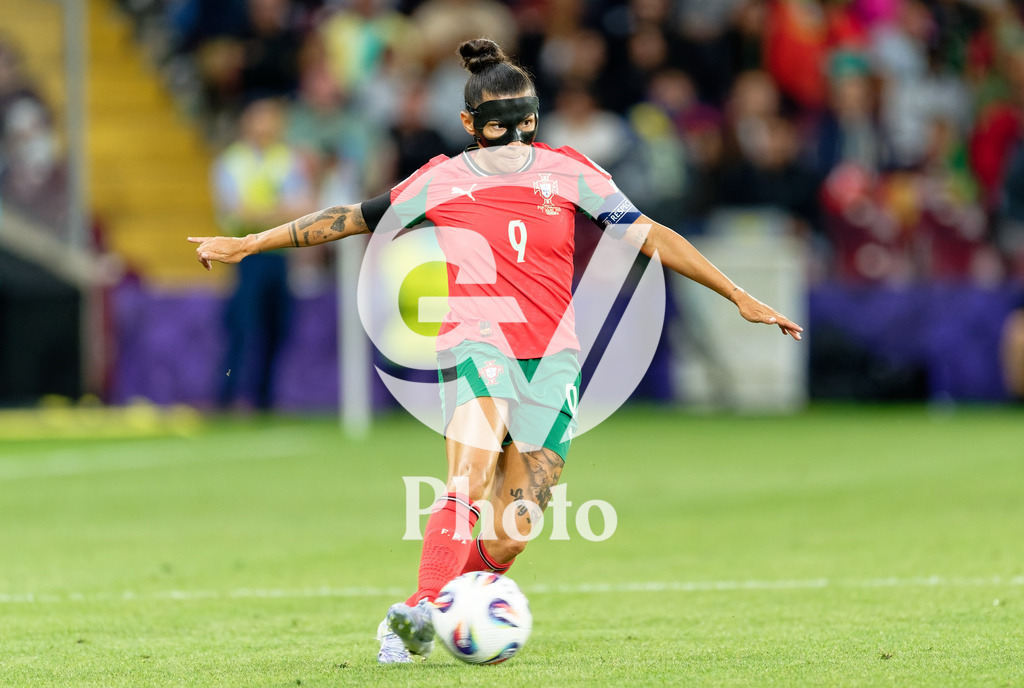 Portugal v Italy - UEFA Women's EURO 2025 Group B | GENEVA, SWITZERLAND - JULY 7:  Ana Borges of Portugal passes the ball  during the UEFA Women's EURO 2025 Group B match between Portugal and Italy at Stade de Geneve on July 7, 2025 in Geneva, Switzerland. (Photo by Giuseppe Velletri/Sports Press Photo/Getty Images)