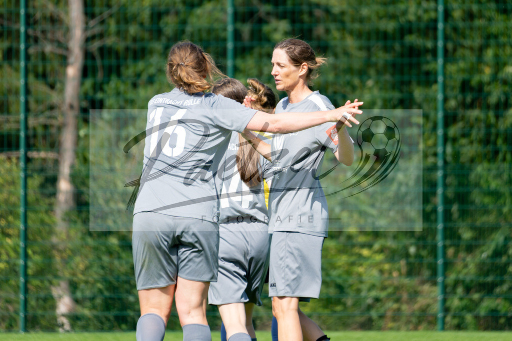 20260906_RULSVK_0521 | Fußball, Frauen:   beim Spiel der Kreisliga zwischen SG Rulle/Haste vs. SV Kettenkamp am 06.09.2026 im Stavermann-Sportpark in Rulle/Wallenhorst, Deutschland.(Foto von Nico Paetzel) - Realisiert mit Pictrs.com