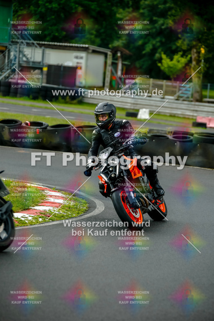VBK-3963 | Hier findet Ihr Bilder von Touristenfahrten auf der Nürburgring Nordschleife oder von anderen Veranstaltungen die ich besucht habe. Viel Spass beim Durch Schauen 