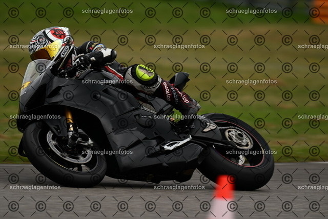 25bt02-1641 | markuskiefer.com - Realisiert mit Pictrs.com