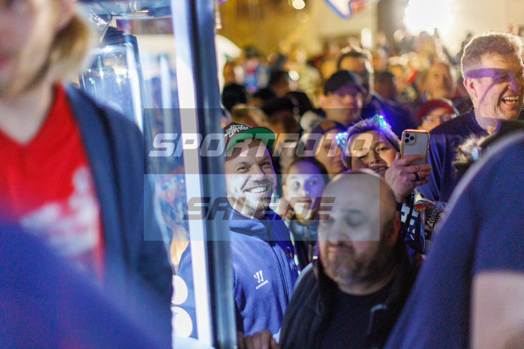 Iserlohn Roosters - Red Bull Muenchen | 
DEL: Iserlohn Roosters - Red Bull Muenchen - Realisiert mit Pictrs.com