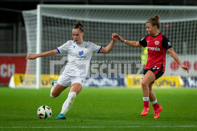 20241007NSZ_0296 | Felicia Sträßer (Carl Zeiss Jena,No.08) i Aktion gegen Kristin Kögel (Bayer Leverkusen,No.11)DEU, Leverkusen, 07.10.2024 Fußball, Frauen, Google Pixel Frauen-Bundesliga, Saison 2024/2025, 5. Spieltag, Bayer 04 Leverkusen - FC Carl Zeiss JenaDIE DFB-RICHTLINIEN UNTERSAGEN JEGLICHE NUTZUNG VON FOTOS ALS SEQUENZBILDER UND/ODER VIDEOÄHNLICHE FOTOSTRECKEN - Realisiert mit Pictrs.com