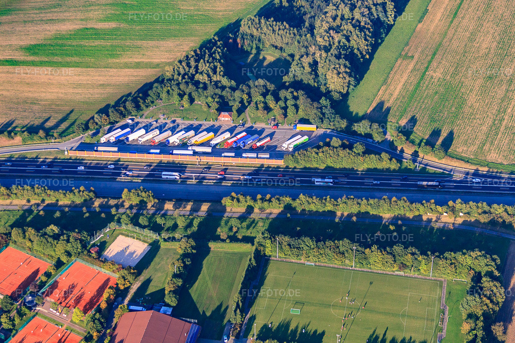 Luftbild: Rastplatz Birkenwäldle an der A8 im Ortsteil Hohenwettersbach in Karlsruhe im Bundesland Baden-Württemberg in Deutschland. Foto: IMG_59815.jpg vom 24.09.2013 durch Werner Riehm/FLY-FOTO.de