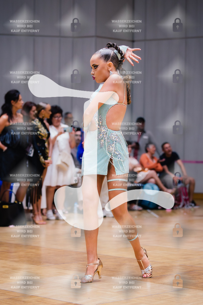 GOC 2025 - WDSF Solo Junior II Latin Female - 2025-08-21-7560 | Webshop for digital downloads and prints of dance sport, event & show photographer Julian Link - Realisiert mit Pictrs.com