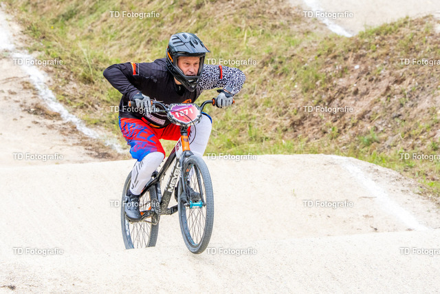 BayBMX2026-05490 | Fotogalerie von Thomas Dettweiler mit Eventbildern und lizenzfreien Fotos. Perfekt als Wandbild, für Büro, Website oder private Nutzung. - Realisiert mit Pictrs.com