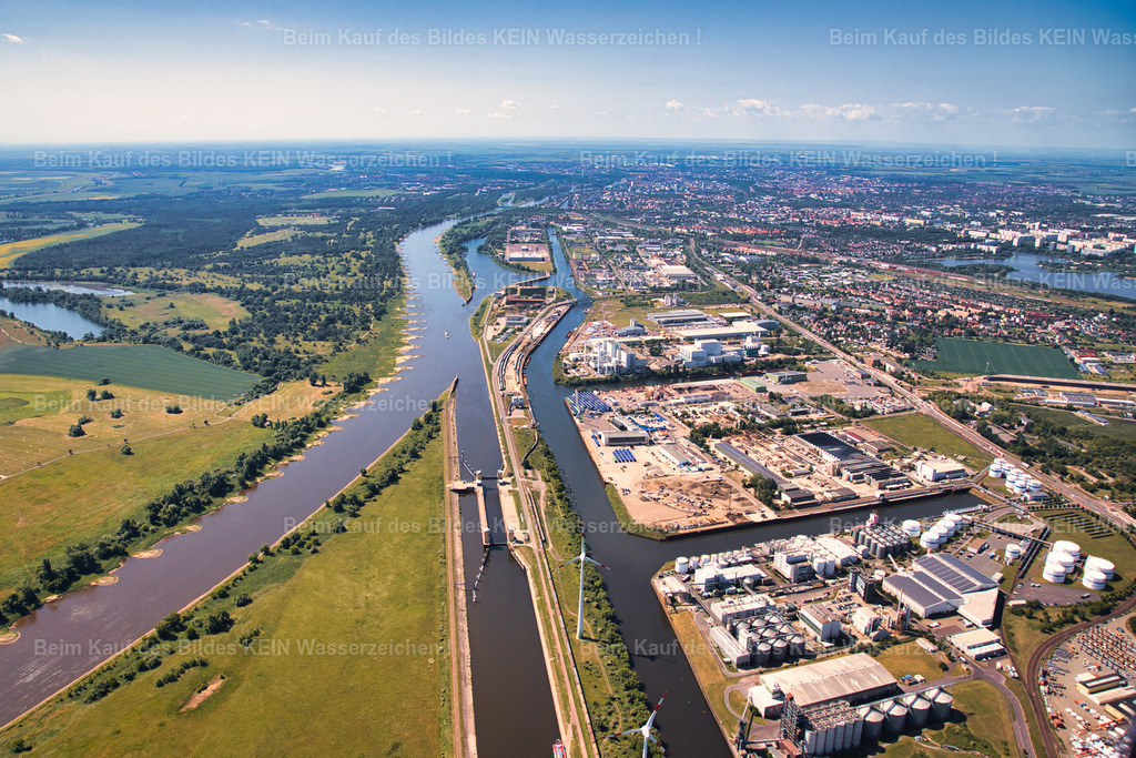 Magdeburg_4179 | Die Magdeburger Platte® - das sind die schönsten Luftbilder von Magdeburg & Sachsen-Anhalt auf Acryl, Leinwand oder zum Download. Das ist Luftbildfotografie & Luftbildaufnahmen mit Drohne & Flugzeug.  - Realisiert mit Pictrs.com