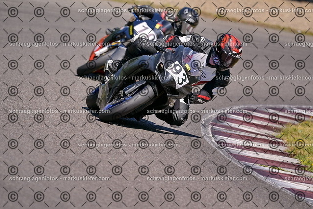 26bt04-0899 | markuskiefer.com - Realisiert mit Pictrs.com