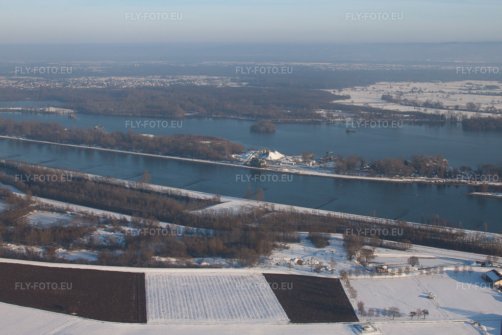 Vue aérienne: Canal du Rhin et de l'Or à Munchhausen dans le département Bas Rhin, France – .Photo: IMG_36612.jpg prise le 05/01/2011 par Werner Riehm/FLY-FOTO.eu – Résolution de l'original: 4371 x 2914 px